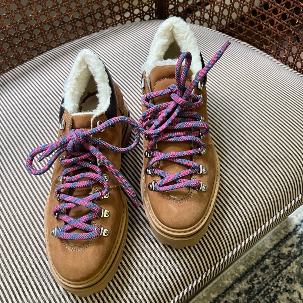 Schutz boots
